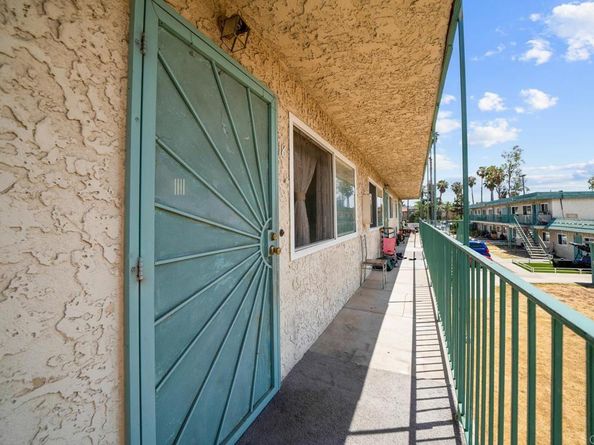 908 S sunshine Ave 18, El Cajon CA 92020