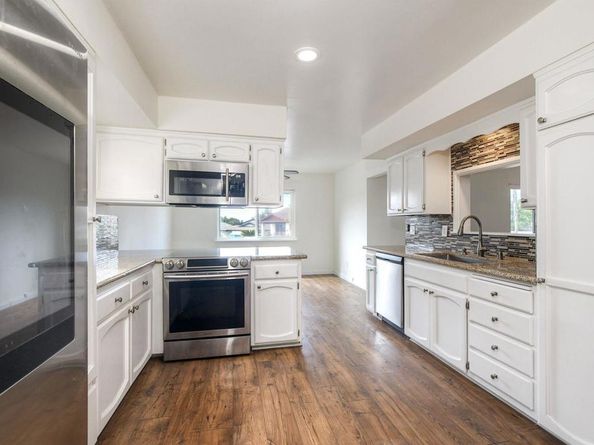 4960 Sparks Avenue, San Diego CA 92110