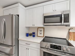 8370 Via Sonoma F, La Jolla CA 92037