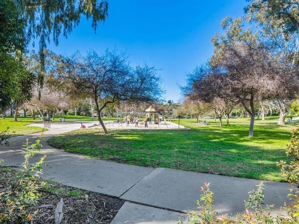 8370 Via Sonoma F, La Jolla CA 92037