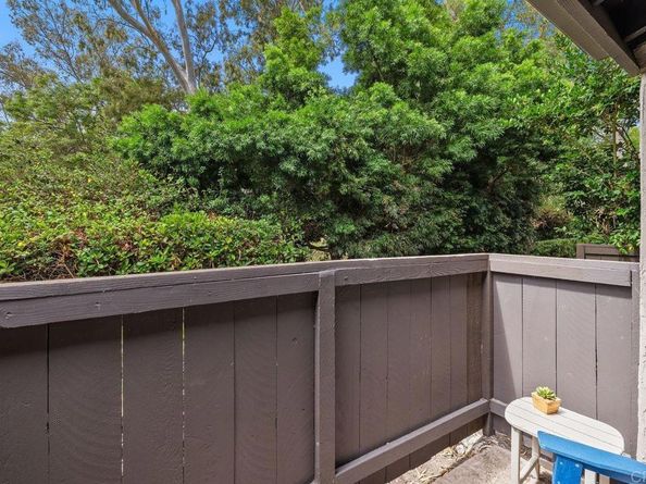 8370 Via Sonoma F, La Jolla CA 92037