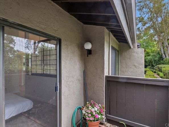 8370 Via Sonoma F, La Jolla CA 92037