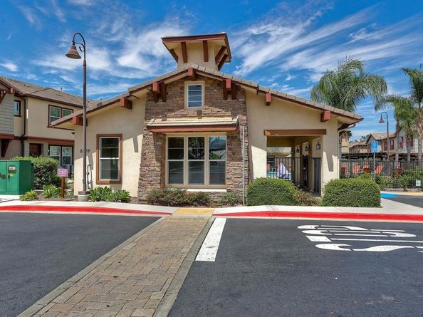 1512 Champion Lane 4, Chula Vista CA 91915