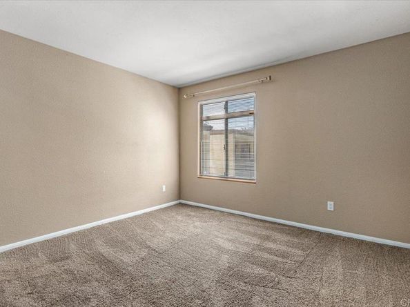 432 Edghill Lane 160, Oceanside CA 92054