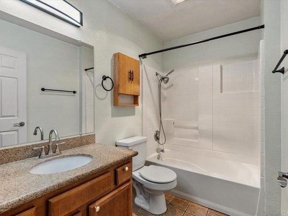 432 Edghill Lane 160, Oceanside CA 92054