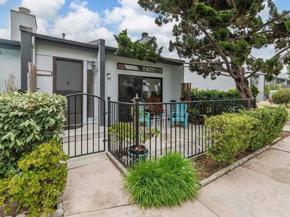 7335 Alicante Road C, Carlsbad CA 92009