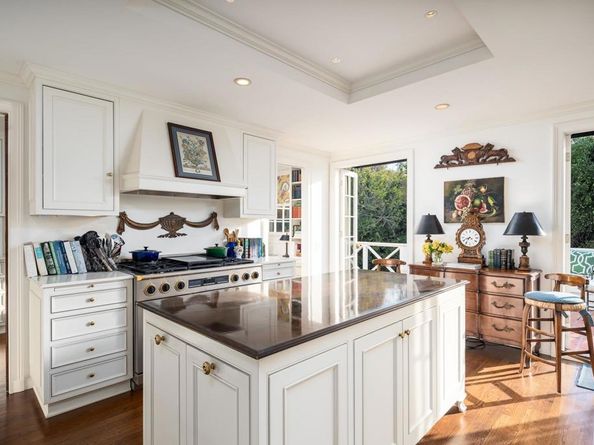7716 Lookout Drive, La Jolla CA 92037
