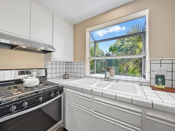 553 Hygeia Ave. Avenue A, Encinitas CA 92024