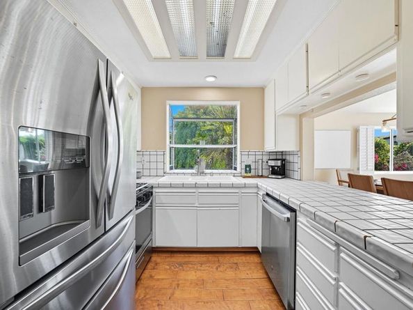 553 Hygeia Ave. Avenue A, Encinitas CA 92024