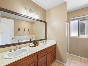 553 Hygeia Ave. Avenue A, Encinitas CA 92024
