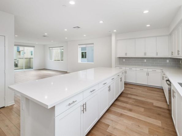 6140 Colt Place 104, Carlsbad CA 92009