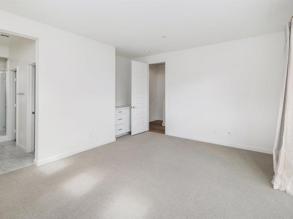 6140 Colt Place 104, Carlsbad CA 92009