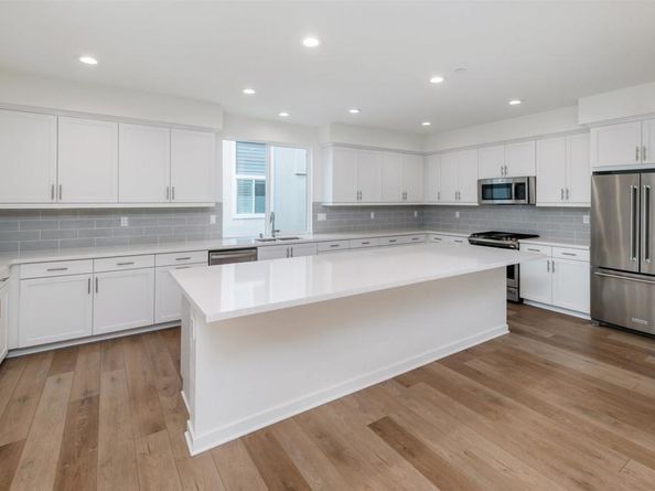 6140 Colt Place 104, Carlsbad CA 92009