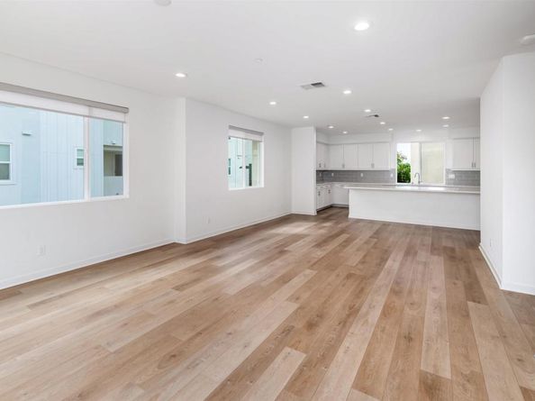 6140 Colt Place 104, Carlsbad CA 92009