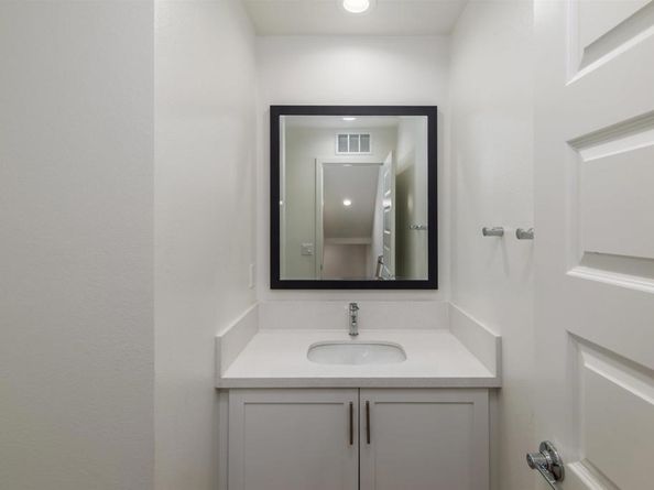 6140 Colt Place 104, Carlsbad CA 92009