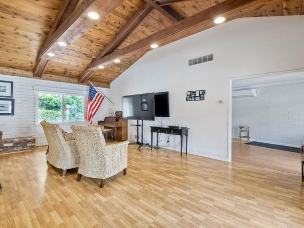 6494 Friendly Place, Carlsbad CA 92011