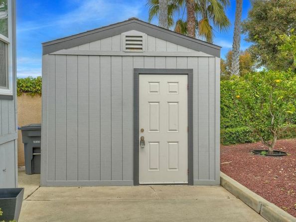 6494 Friendly Place, Carlsbad CA 92011