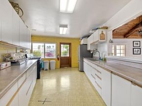 6494 Friendly Place, Carlsbad CA 92011