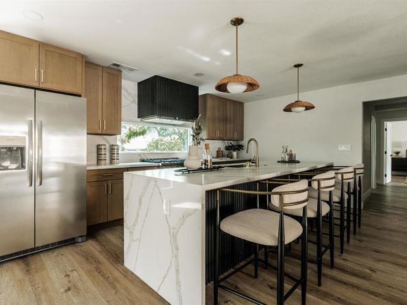 2275 Ivy Road, Oceanside CA 92054