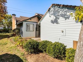 475 Nantucket, Escondido CA 92027