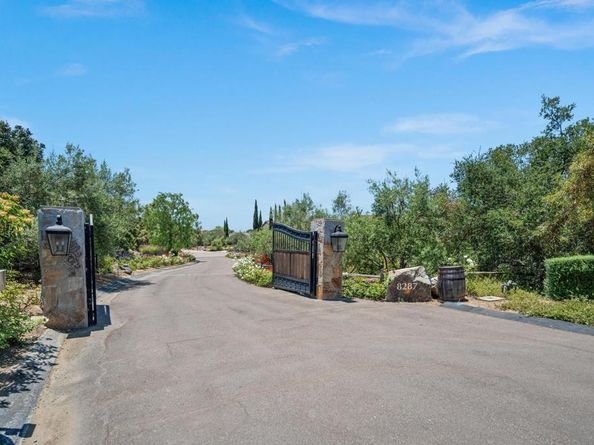 8287 Run of the Knolls, San Diego CA 92127