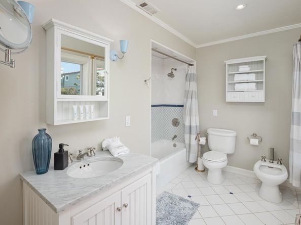 5710 Dolphin Place, La Jolla CA 92037