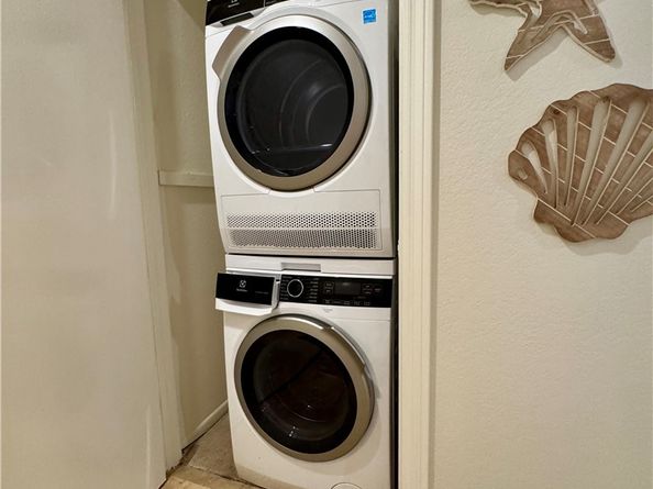 5104 Marina Pacifica Drive S, Long Beach CA 90803