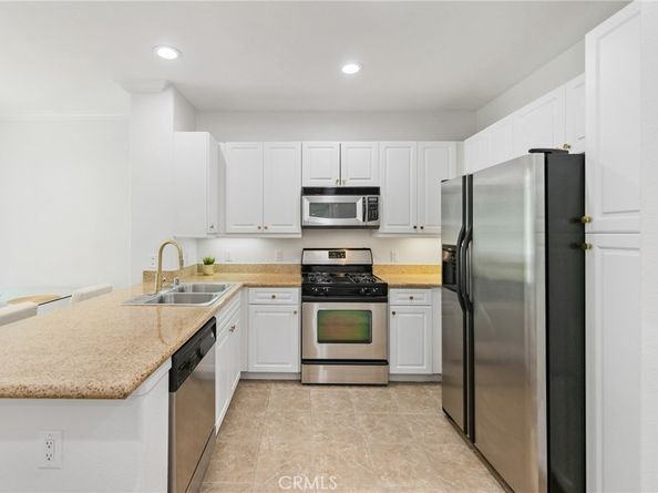 3207 Watermarke Place, Irvine CA 92612
