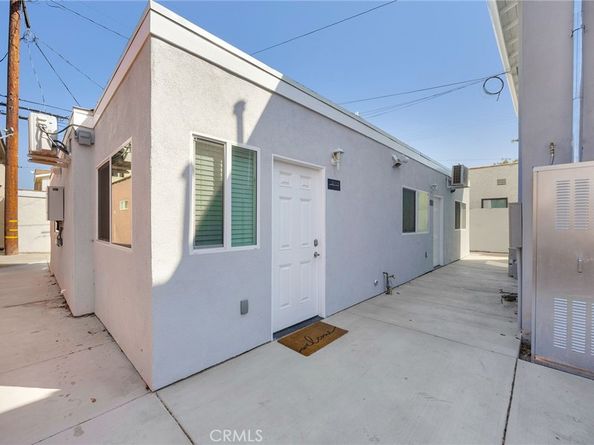 2210 Pine Ave, Long Beach CA 90806