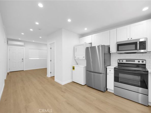 2210 Pine Ave, Long Beach CA 90806