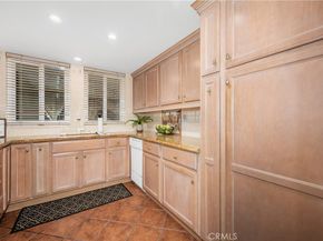 1920 McKinney Way M-15 17A, Seal Beach CA 90740