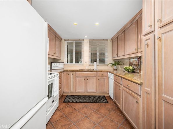 1920 McKinney Way M-15 17A, Seal Beach CA 90740