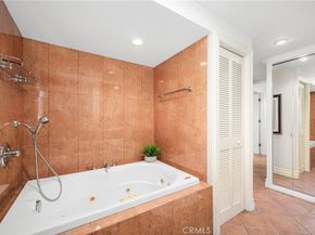 1920 McKinney Way M-15 17A, Seal Beach CA 90740