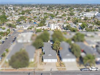 11952 Santa Fe Ave