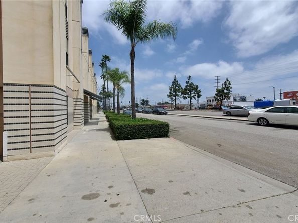 8021 S VERMONT Avenue 24, Los Angeles CA 90044