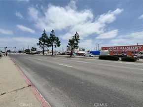 8021 S VERMONT Avenue 24, Los Angeles CA 90044