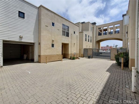 8021 S VERMONT Avenue 24, Los Angeles CA 90044