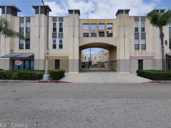 8021 S VERMONT Avenue 24, Los Angeles CA 90044