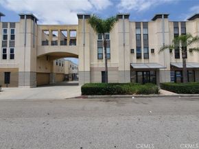 8021 S VERMONT Avenue 24, Los Angeles CA 90044