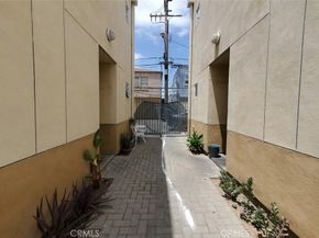8021 S VERMONT Avenue 24, Los Angeles CA 90044