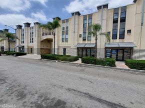 8021 S VERMONT Avenue 24, Los Angeles CA 90044