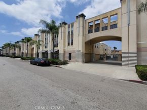 8021 S VERMONT Avenue 24, Los Angeles CA 90044