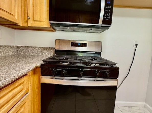 3050 S Bristol 2C, Santa Ana CA 92704