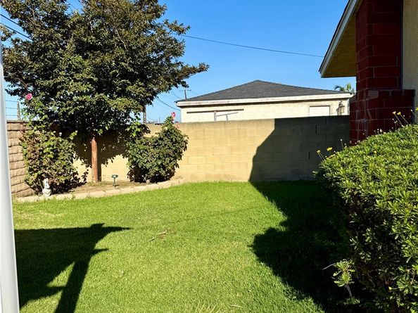 1107 W 210th Street, Torrance CA 90502