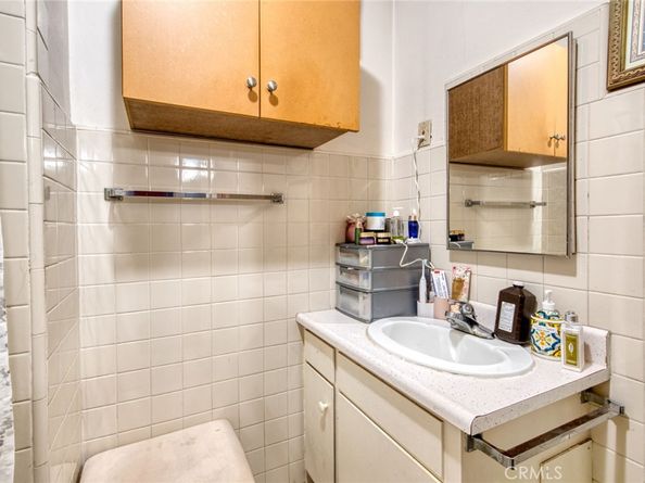 3982 S Gramercy, Los Angeles CA 90062