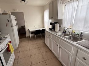 5010 W El Segundo Boulevard, Hawthorne CA 90250