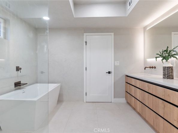 5166 Marmol Drive, Woodland Hills CA 91364