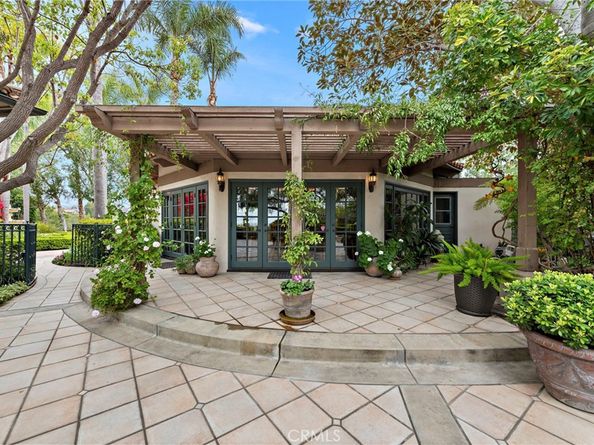 1875 La Cuesta, North Tustin CA 92705