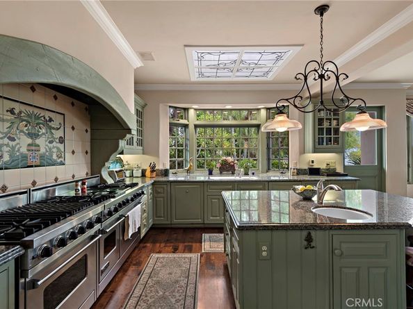 1875 La Cuesta, North Tustin CA 92705