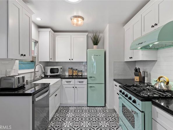 60 Santa Ana Avenue, Long Beach CA 90803